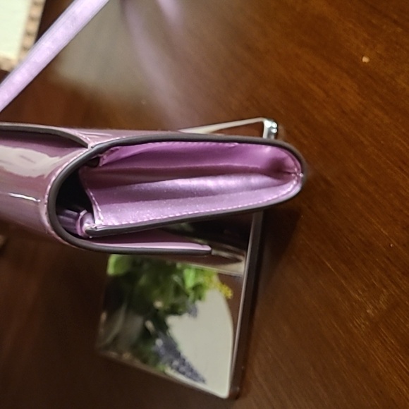 Kate Spade Kenzie Patent Flap Wristlet NWT - Picture 4 of 11